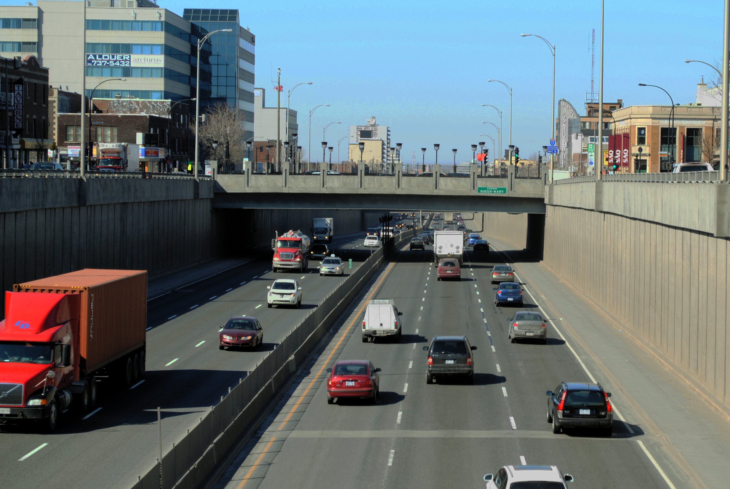 Capstone deck and girder design